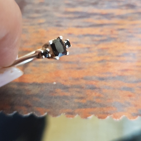 Black Onyx and Diamond Ring 6.5 - Picture 3 of 4